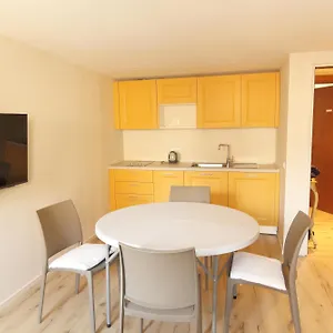  Apartment Ross' House 2