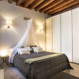  Appartement Terrazzina - Romantic Pied A Terre At The Heart Of Cannaregio District